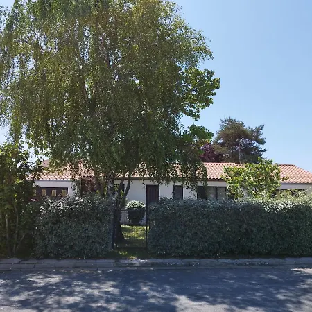 Holiday home Maison La Garenne