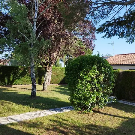 Holiday home Maison La Garenne