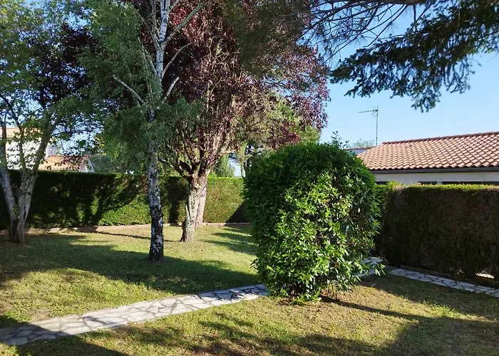 Holiday home Maison La Garenne